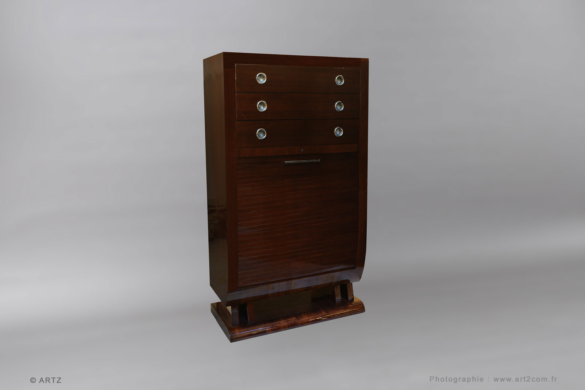 Chest of drawers