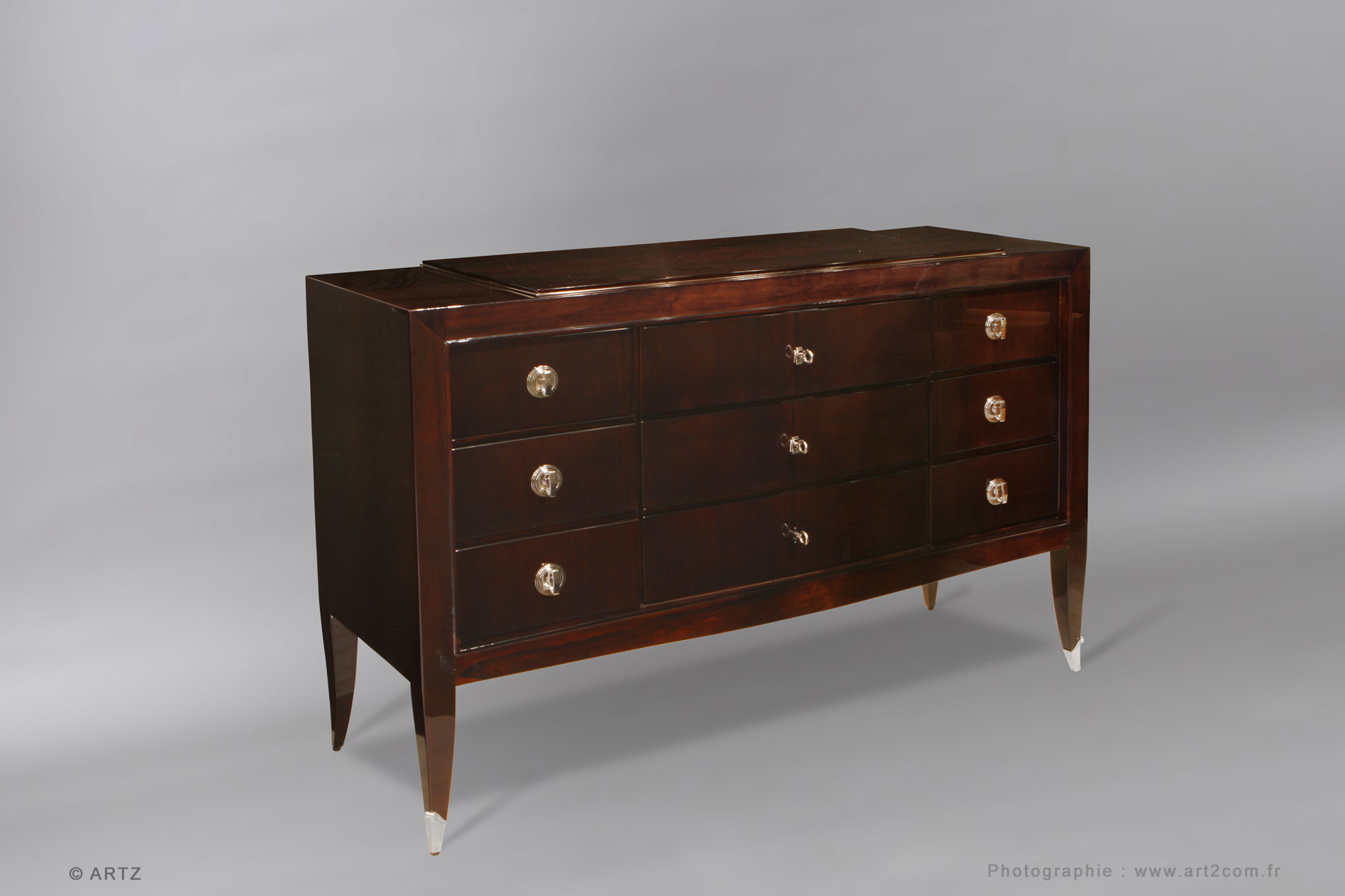 Chest of drawers