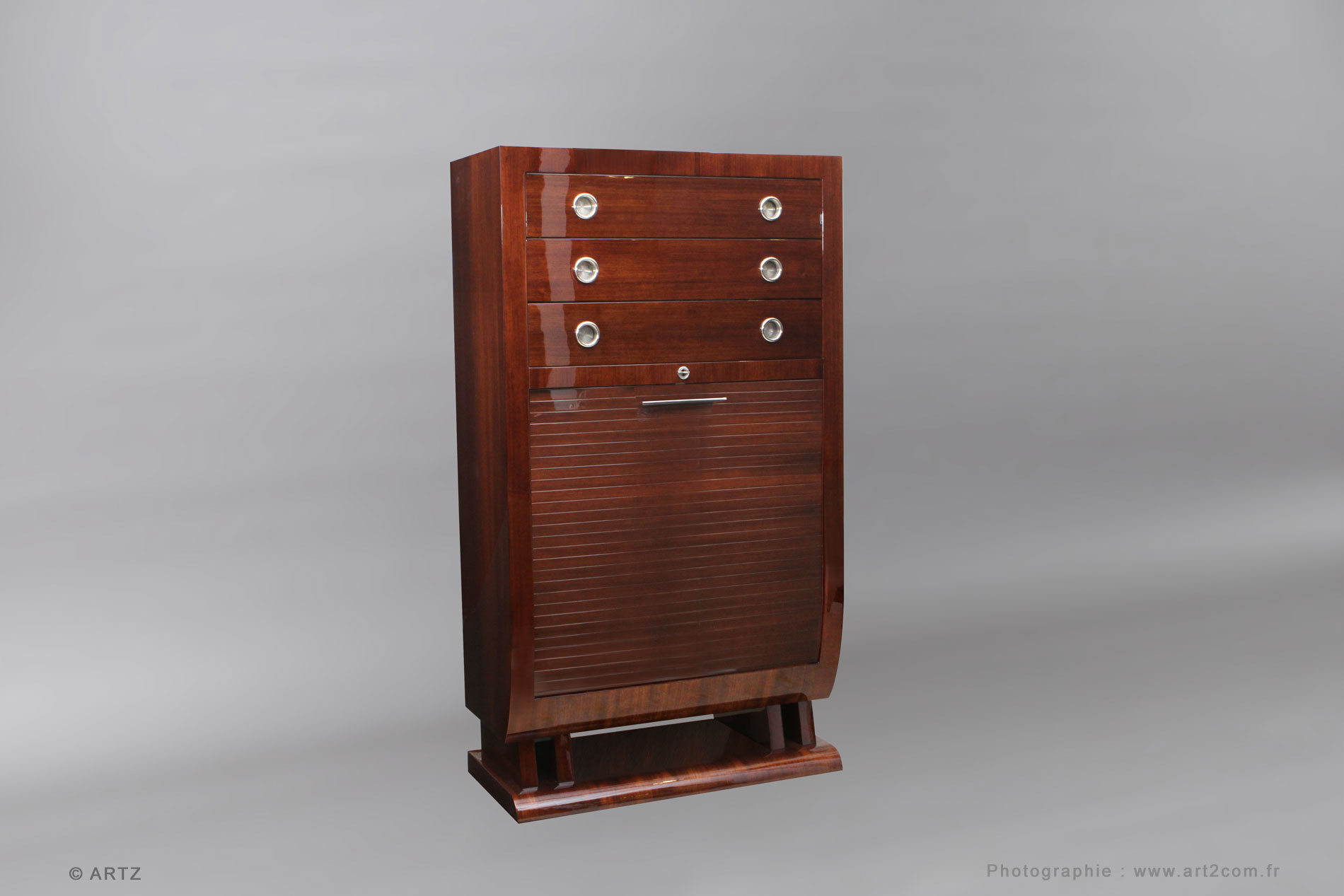 Chest of drawers