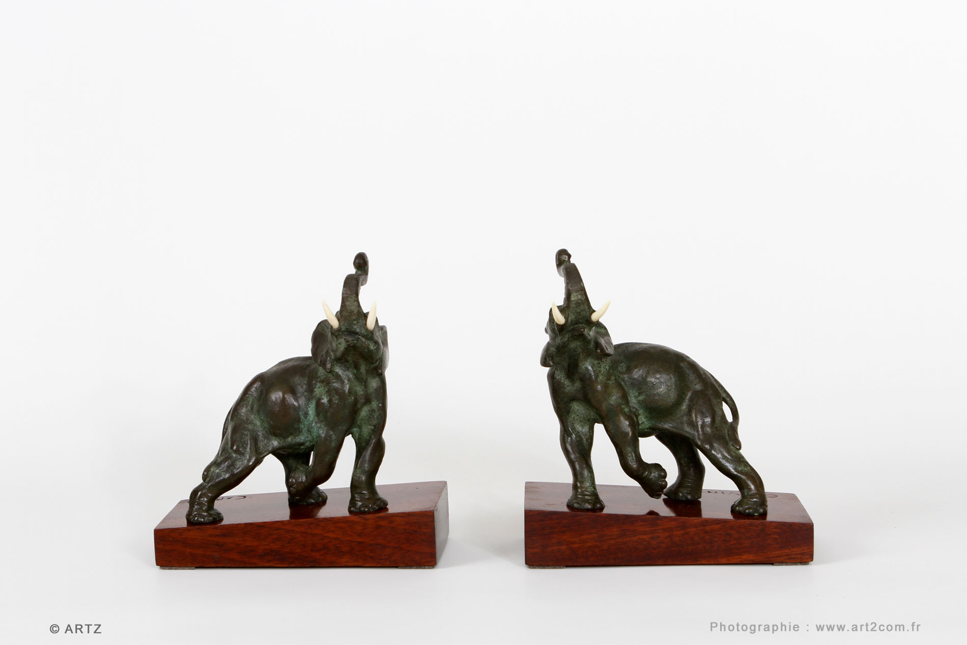 Bookends CARVIN