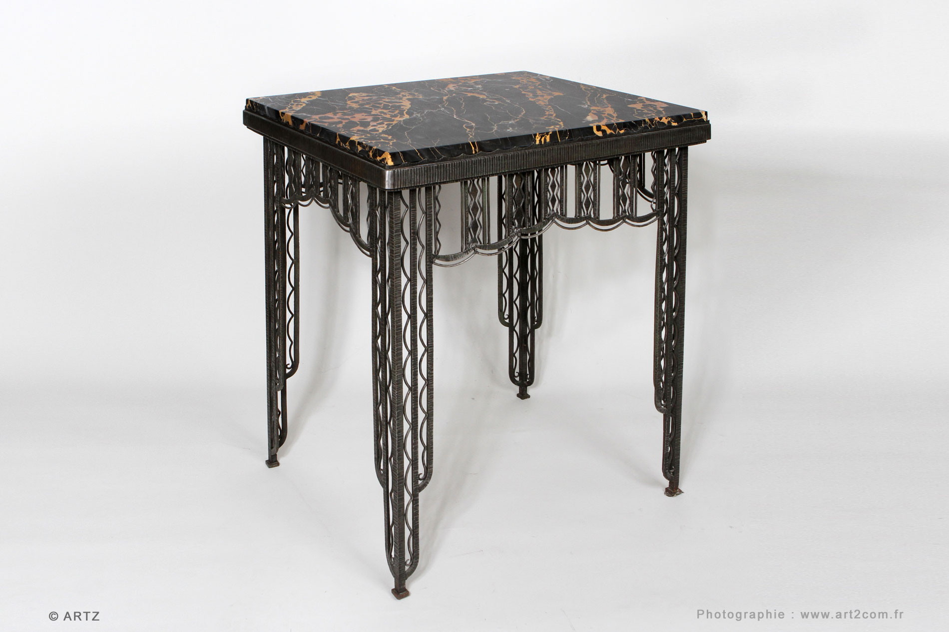 Coffee table MAJORELLE