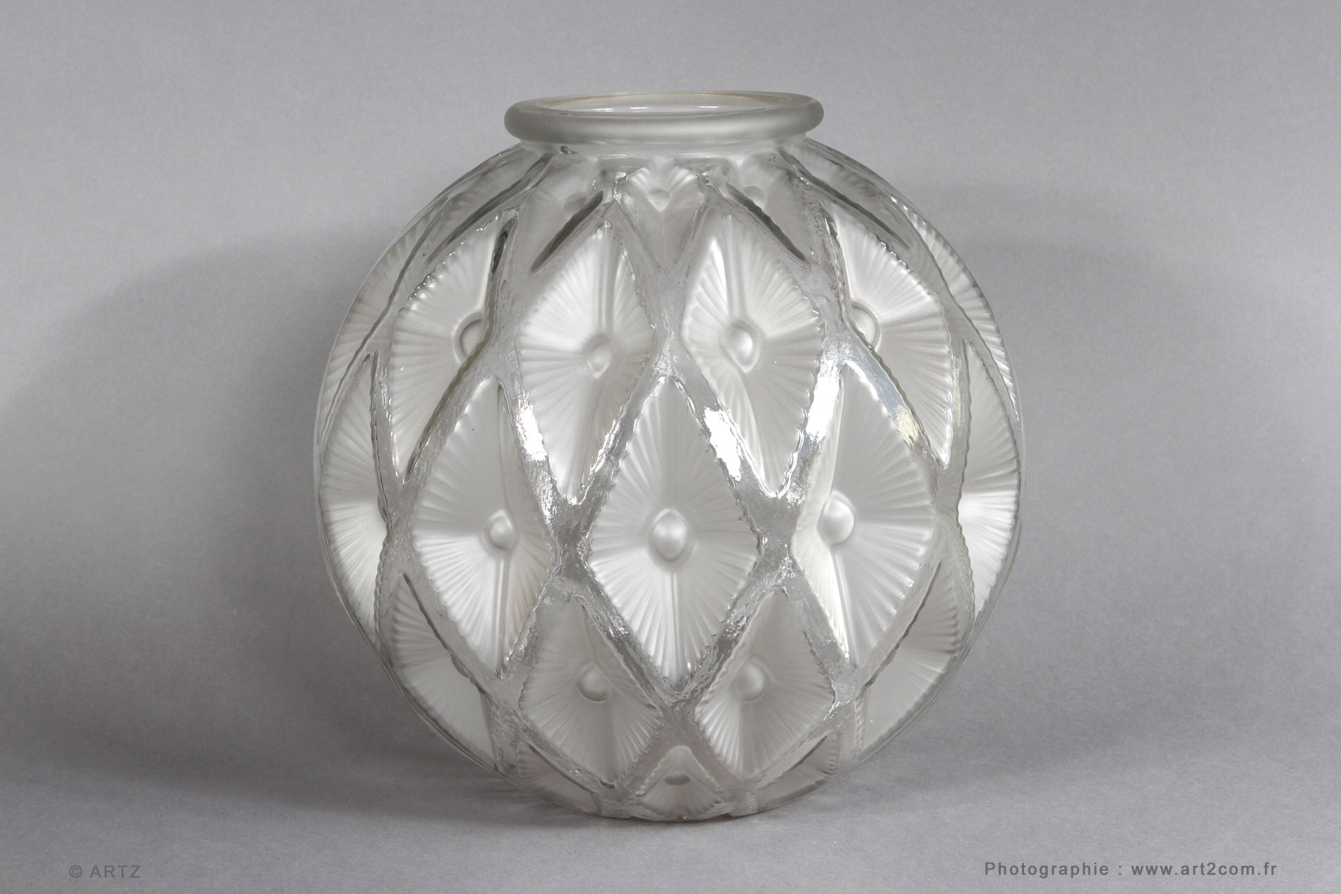 Vase R.LALIQUE