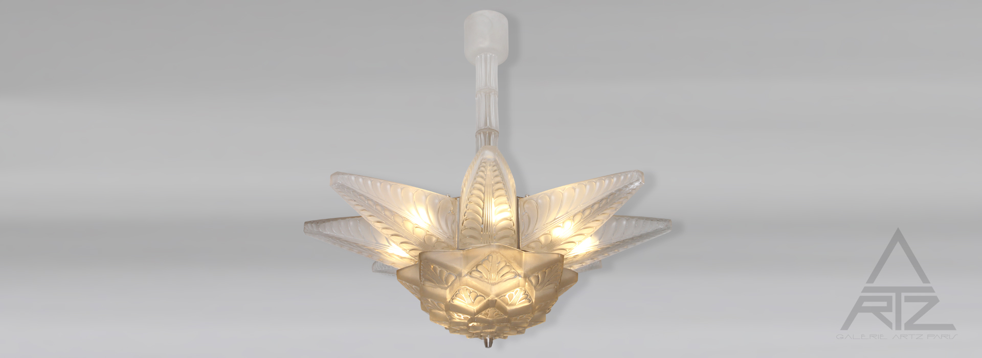 Lustre R.LALIQUE